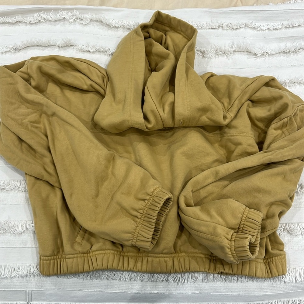 Alo Yoga Cropped 1/4 Zip Hoodie